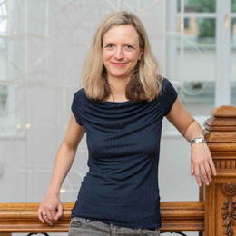 Dr. Katharina Häusler
